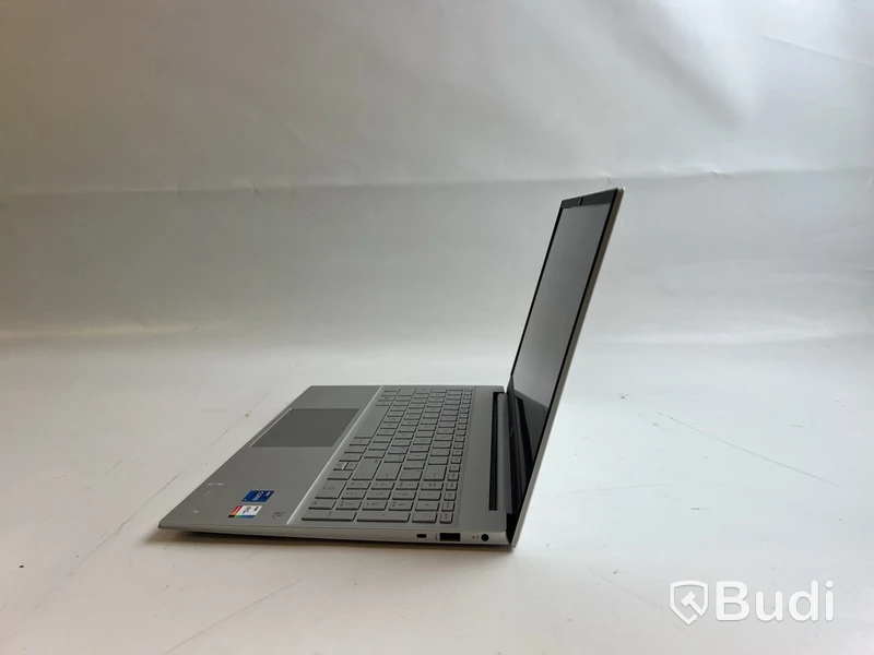 Dator HP Pavilion 15 inkl. laddare.