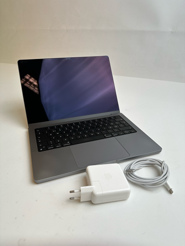 Dator Apple MacBook Pro M1 14 tum (2021) inkl. laddare 