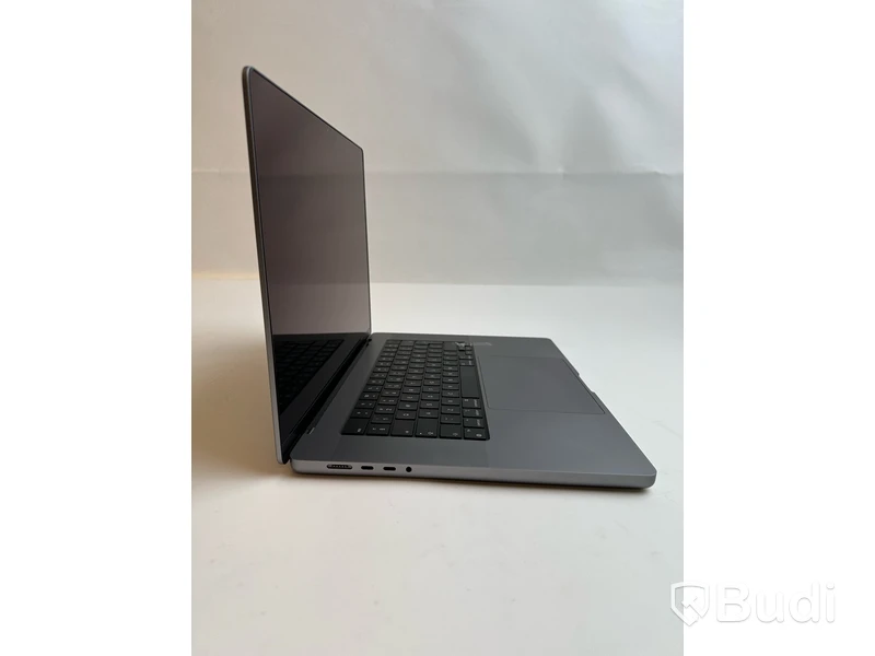 Dator MacBook Pro M1 16 tum (2021) inkl. laddare OBS! skadad tangentbordstangent