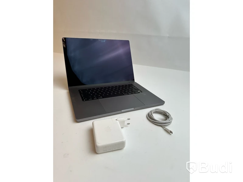 Dator MacBook Pro M1 16 tum (2021) inkl. laddare OBS! skadad tangentbordstangent