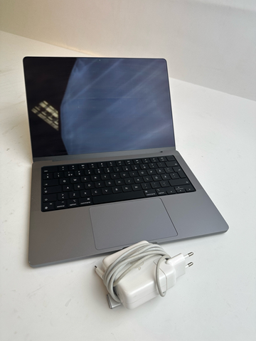 Dator Apple MacBook Pro M1 14 tum (2021) inkl. laddare. OBS! Repor på skärmen