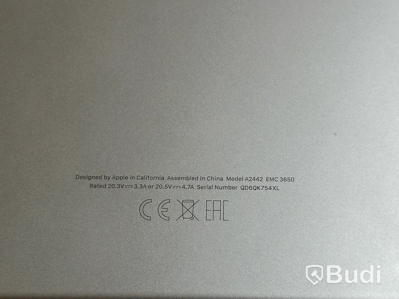Dator Apple MacBook Pro M1 14 tum (2021) inkl. laddare. OBS! Repor på skärmen