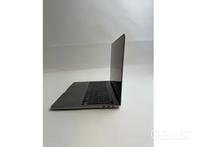 Dator Apple MacBook Pro 13 tum (2020) inkl. laddare.