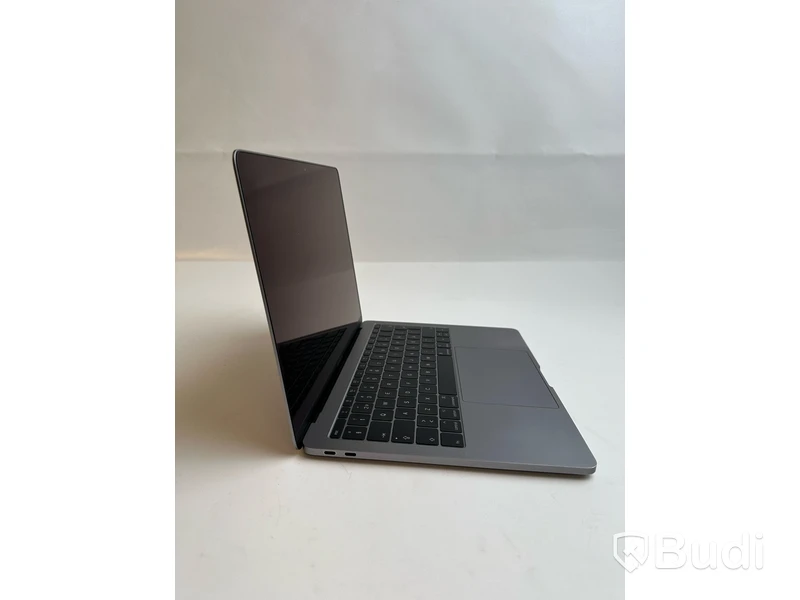 Dator Apple MacBook Pro 13 tum (2017) inkl. laddare.