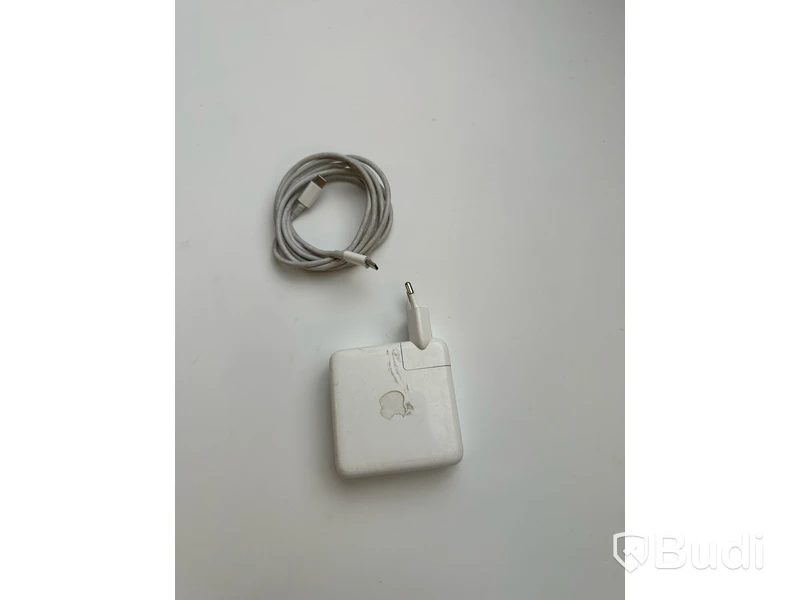 Dator Apple MacBook Pro 13 tum (2017) inkl. laddare.