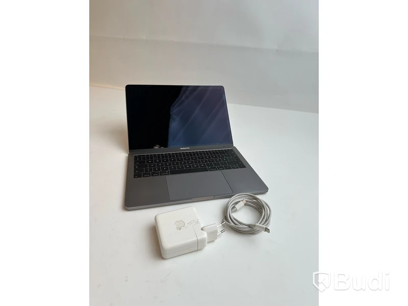 Dator Apple MacBook Pro 13 tum (2017) inkl. laddare.