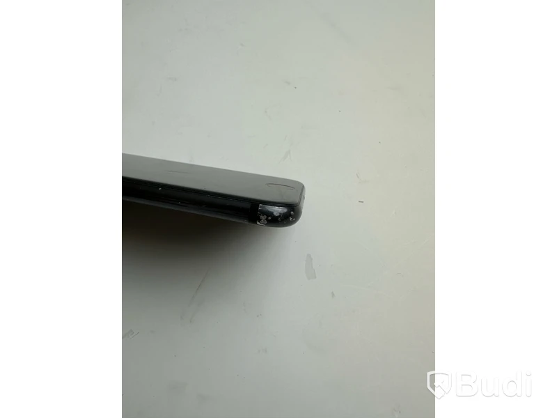 Mobil Apple iPhone 7 128GB. OBS! Repor på skärmen.