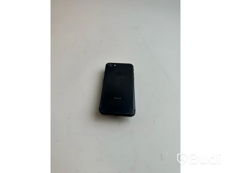 Mobil Apple iPhone 7 128GB. OBS! Repor på skärmen.
