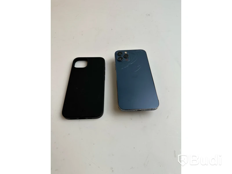Mobil Apple iPhone 12 Pro 128GB. OBS! Sprucken baksida.