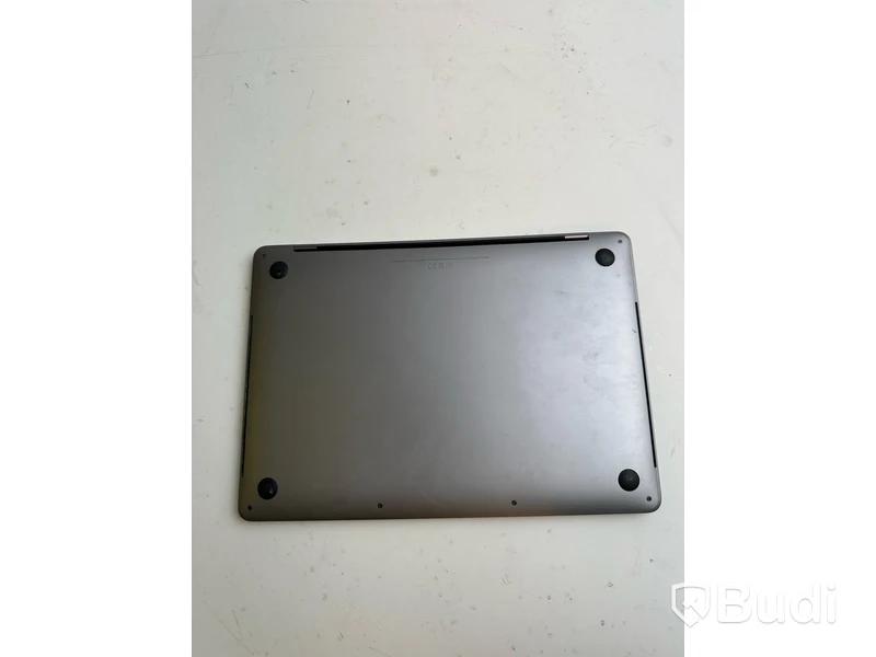 Dator Apple MacBook Pro 13 tum (2019) inkl. laddare.