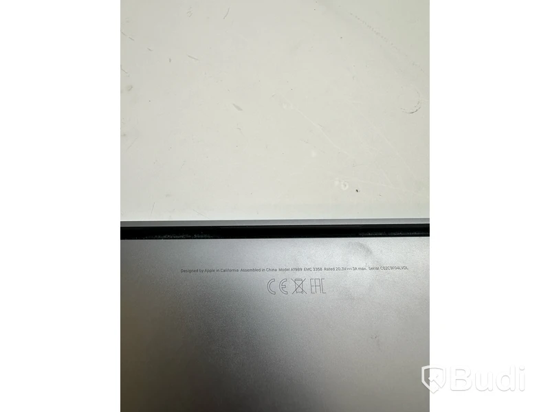 Dator Apple MacBook Pro 13 tum (2019) inkl. laddare.