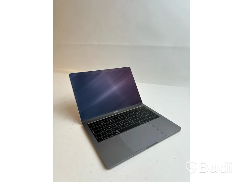 Dator Apple MacBook Pro 13 tum (2019) inkl. laddare.