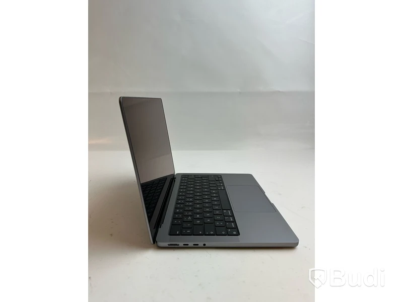 Dator Apple MacBook Pro 14 tum (2021) inkl. laddare.