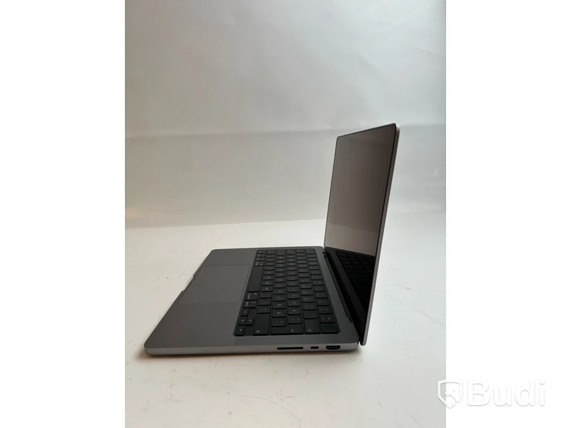 Dator Apple MacBook Pro 14 tum (2021) inkl. laddare.