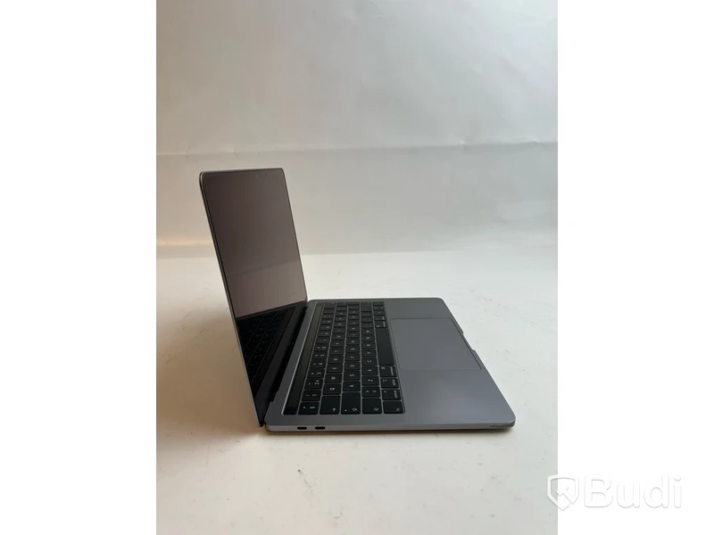 Dator Apple MacBook Pro 13 tum (2019) inkl. laddare.