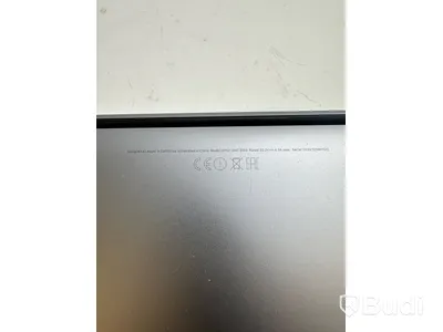 Dator Apple MacBook Pro 16 tum (2017) inkl. laddare.