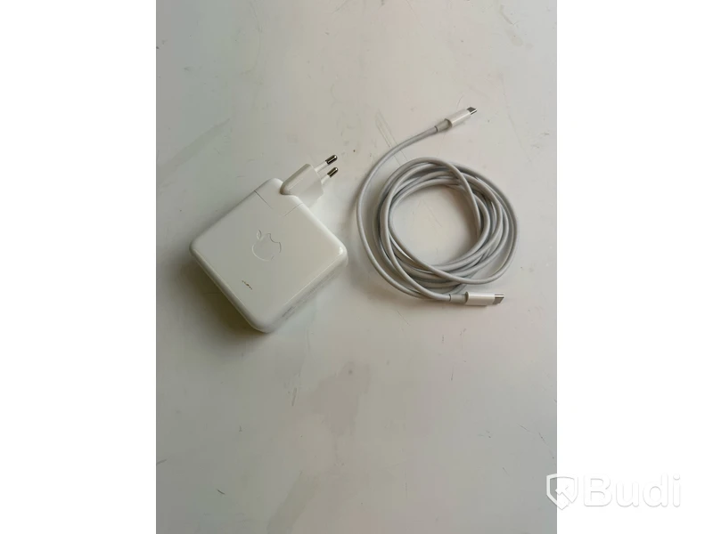 Dator Apple MacBook Pro 16 tum (2017) inkl. laddare.