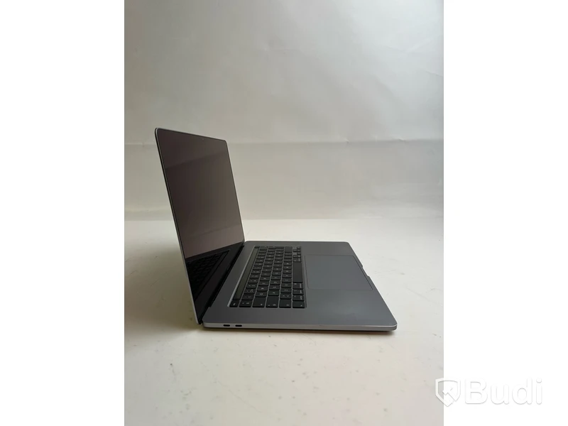 Dator Apple MacBook Pro 16 tum (2019) inkl. laddare.