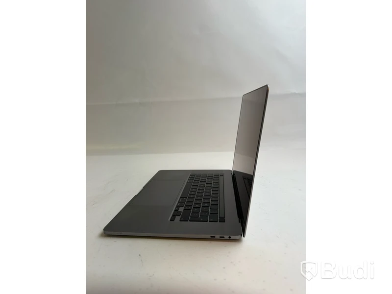 Dator Apple MacBook Pro 16 tum (2019) inkl. laddare.
