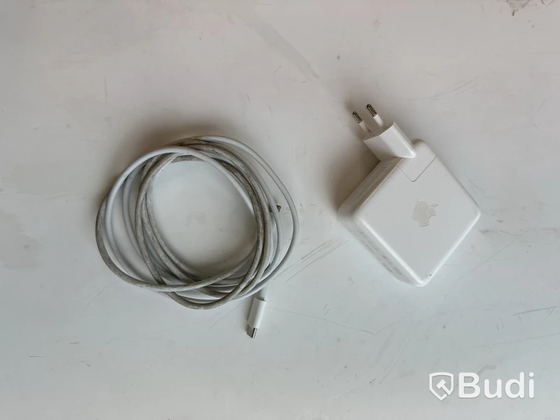 Dator Apple MacBook Pro 16 tum (2019) inkl. laddare.