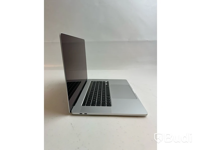 Dator Apple MacBook Pro 16 tum (2017) inkl. laddare.
