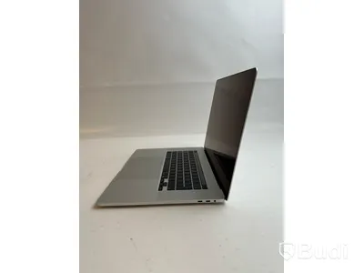 Dator Apple MacBook Pro 16 tum (2017) inkl. laddare.