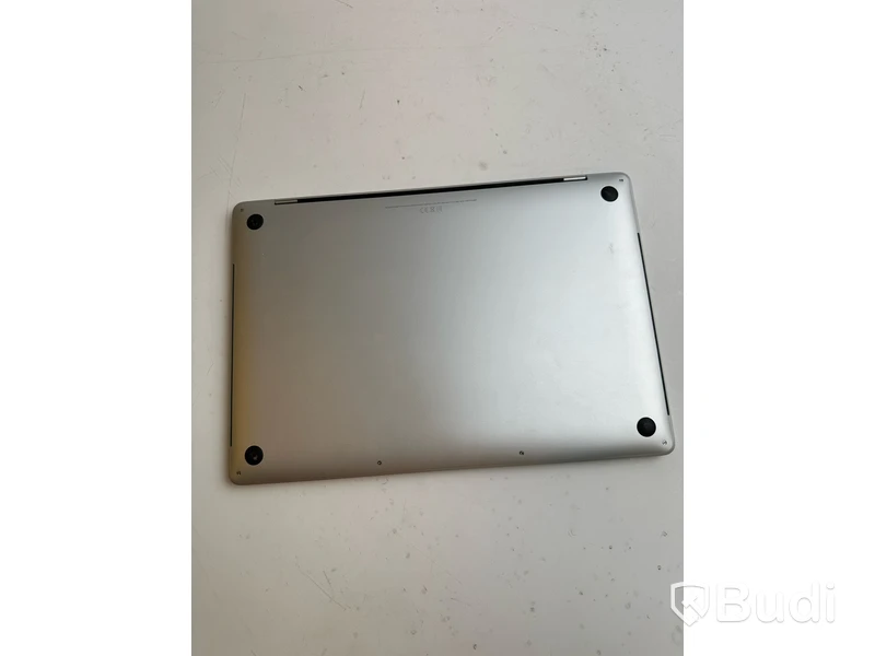 Dator Apple MacBook Pro 16 tum (2017) inkl. laddare.
