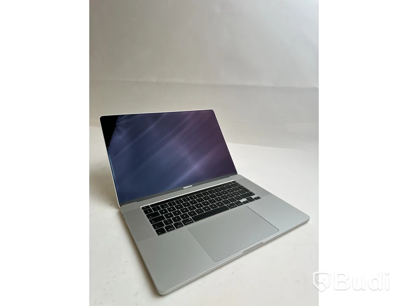 Dator Apple MacBook Pro 16 tum (2017) inkl. laddare.