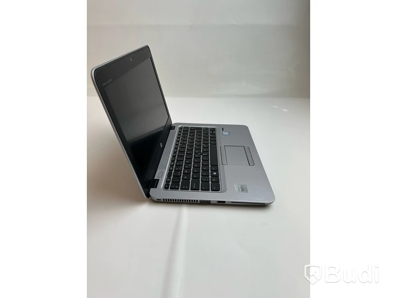 Dator HP EliteBook 820 G3. OBS! Låst BIOS och repor på chassit.