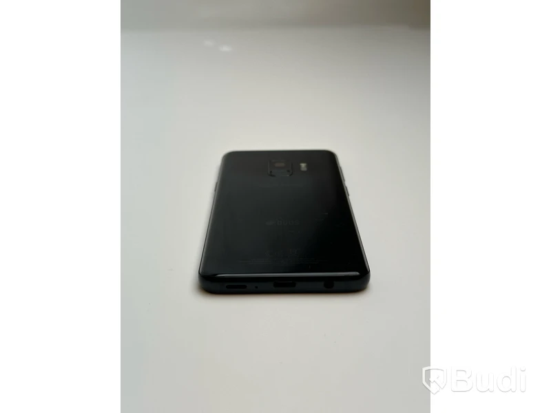 Mobil Samsung Galaxy S9 inkl. laddare.
