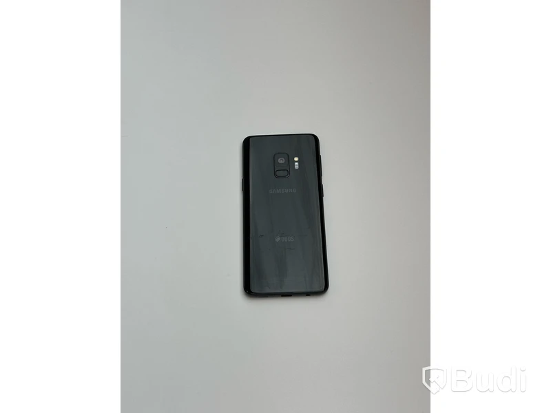 Mobil Samsung Galaxy S9 inkl. laddare.
