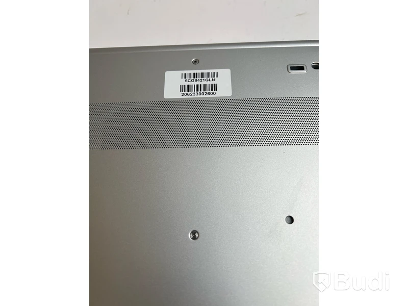 Dator HP EliteBook 840 G5. OBS! Inget OS och defekt skärm.