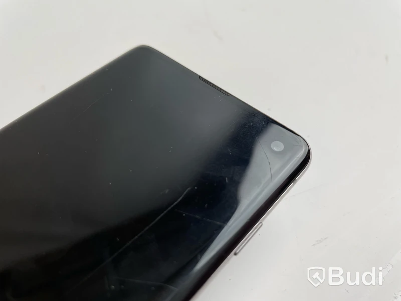 Mobil Samsung Galaxy S10. OBS! Skrapad skärm.
