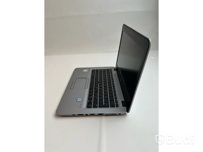 Dator HP EliteBook 820 G3. OBS! Låst BIOS och repor på chassit.