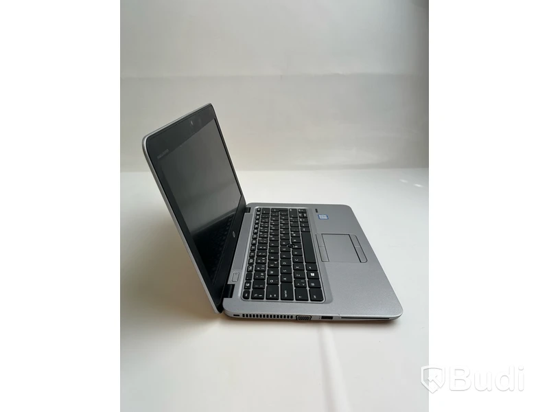 Dator HP EliteBook 820 G3. OBS! Låst BIOS och repor på chassit.