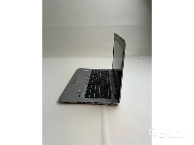 Dator HP EliteBook 820 G3. OBS! Låst BIOS och repor på chassit.