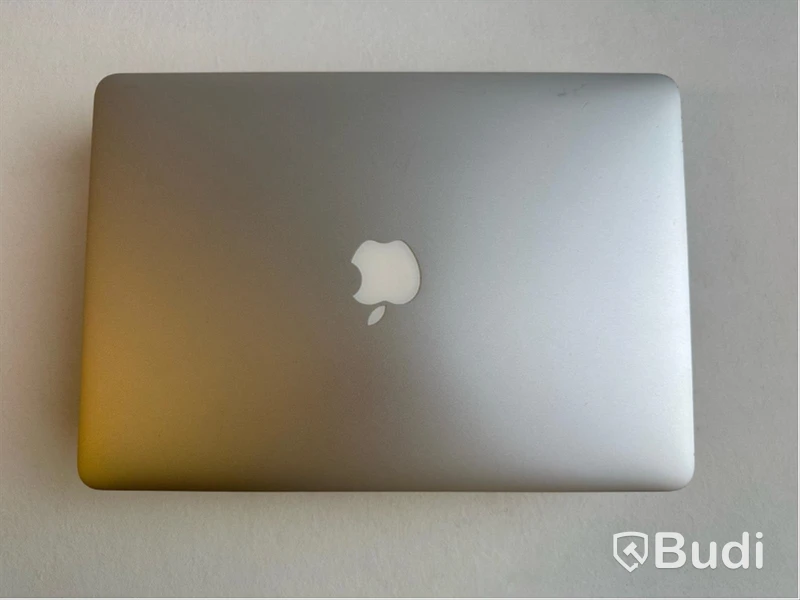 Dator Apple MacBook Air 13 tum (2015). OBS! Defekt skärm.