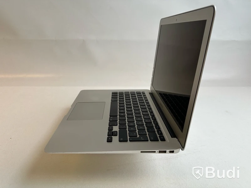 Dator Apple MacBook Air 13 tum (2015). OBS! Defekt skärm.
