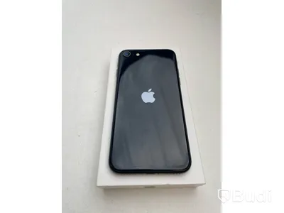 Mobil Apple iPhone SE. OBS! Skador på framsidan och repor på baksidan.