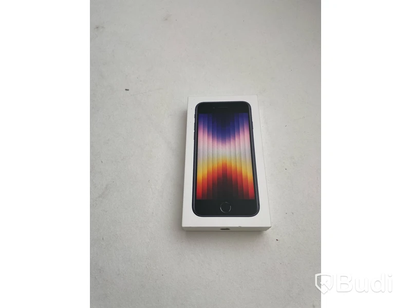 Mobil Apple iPhone SE. OBS! Skador på framsidan och repor på baksidan.
