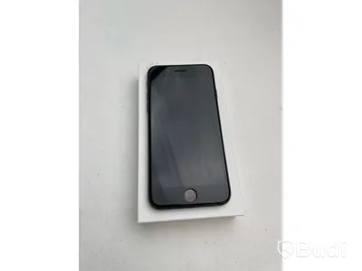 Mobil Apple iPhone SE. OBS! Skador på baksidan.