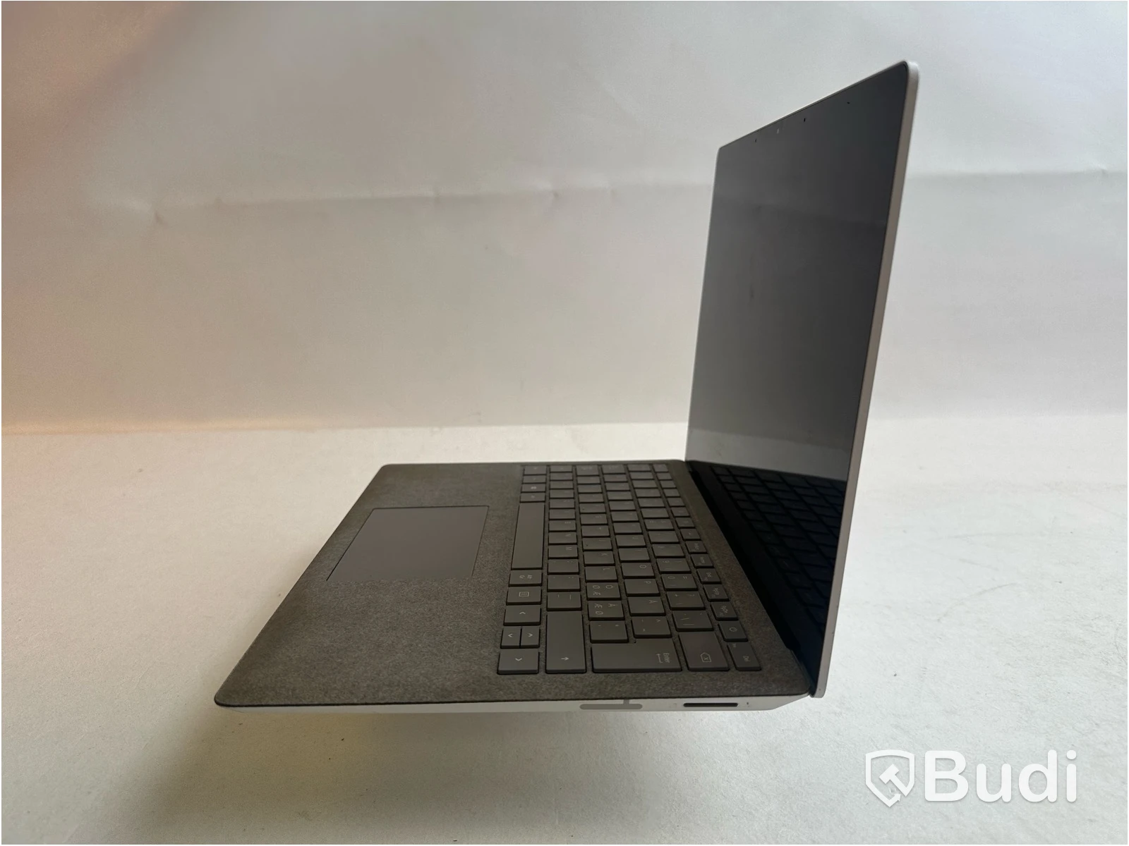 Dator Microsoft Surface Laptop. - batterifel