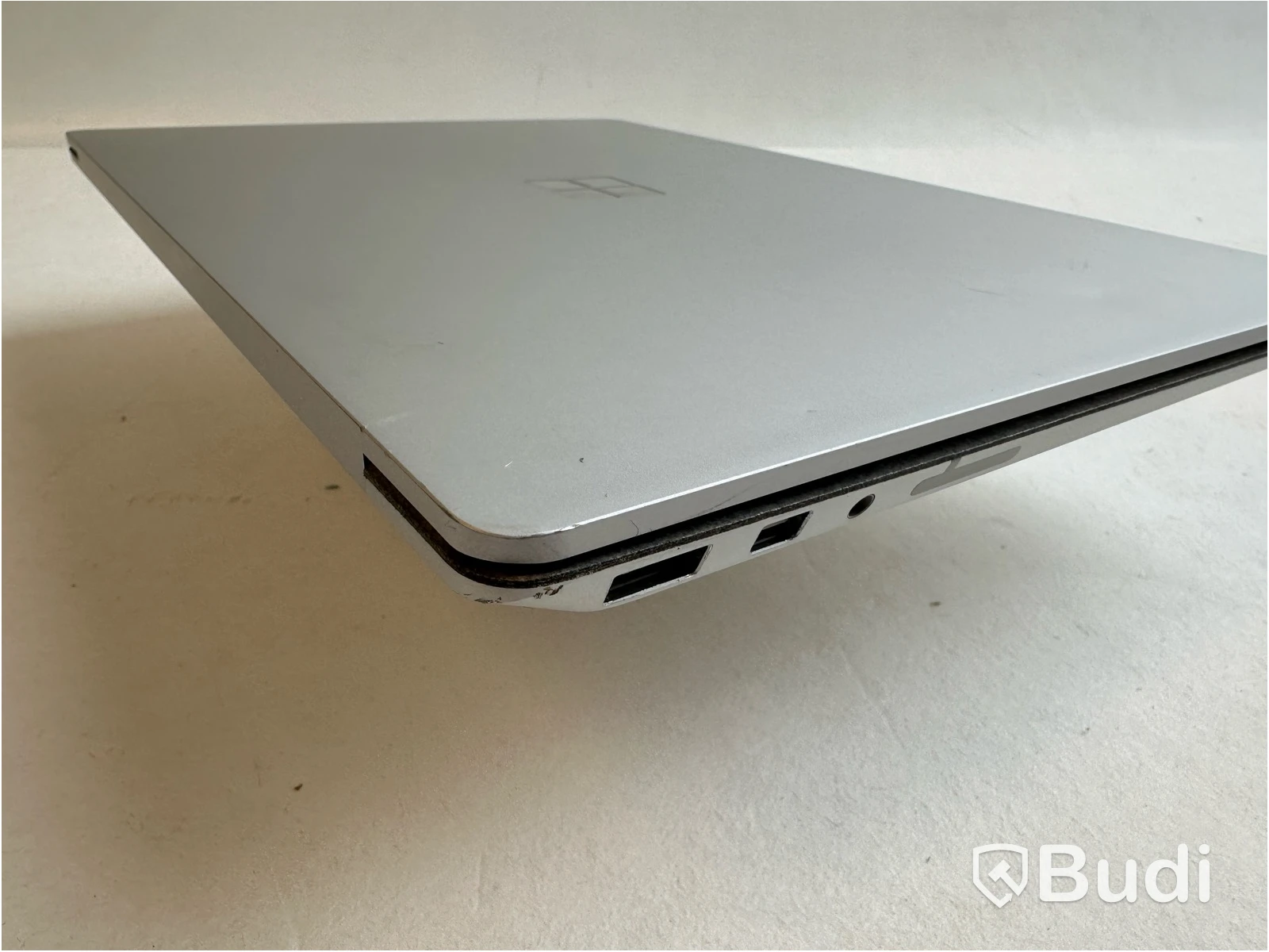 Dator Microsoft Surface Laptop. - batterifel