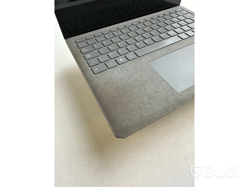 Dator Microsoft Surface Laptop.