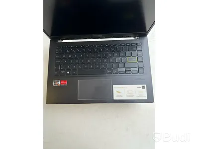 Dator Asus VivoBook M413I. OBS! Inget OS och defekt chassi