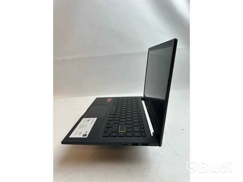 Dator Asus VivoBook M413I. OBS! Inget OS och defekt chassi