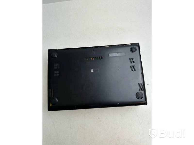 Dator Asus VivoBook M413I. OBS! Inget OS och defekt chassi