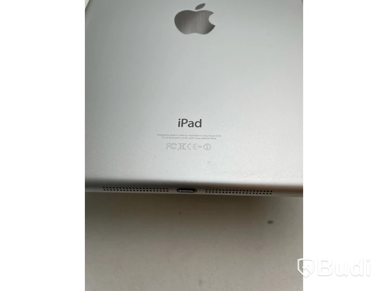 Apple iPad Air (2013).
