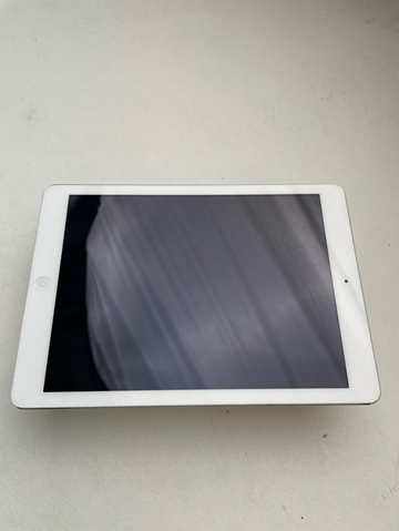 Apple iPad Air (2013).