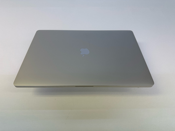 Dator Apple MacBook Pro 16 tum (2019. OBS! Defekt skärm.